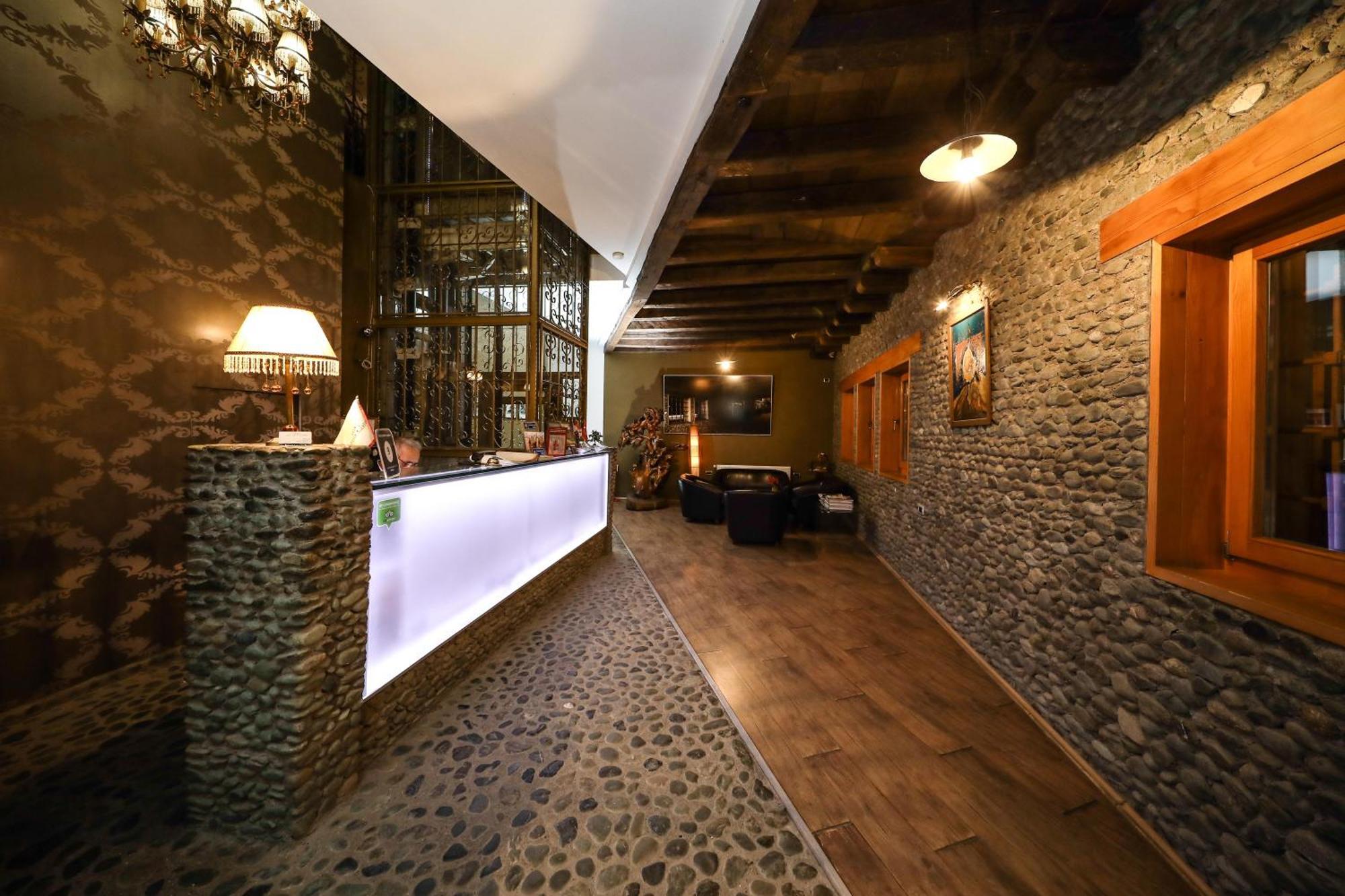 Hotel Carshia E Jupave Gjakova Exterior foto